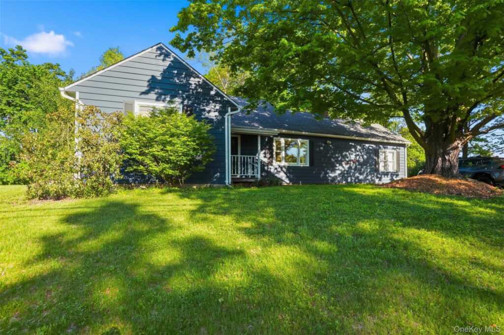 59 Broad Street, Hurley, NY 12491 - Photo 2 of 31