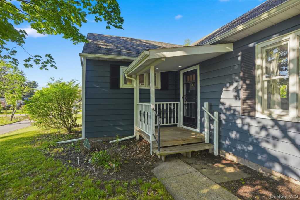 59 Broad Street, Hurley, NY 12491 - Photo 3 of 31