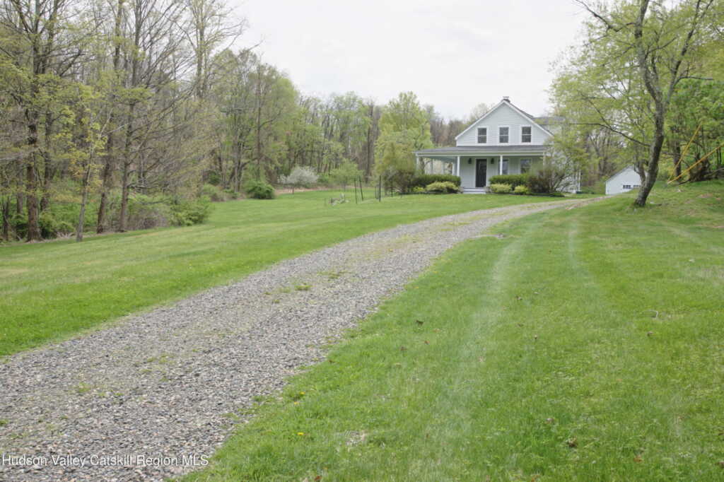 292 Mountain View Road, Rhinebeck, NY 12572 - Photo 3 of 29