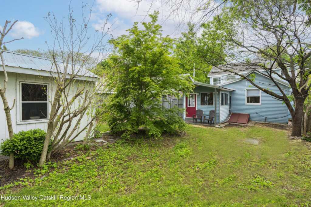15 Charles Street, Rhinebeck, NY 12572 - Photo 11 of 44