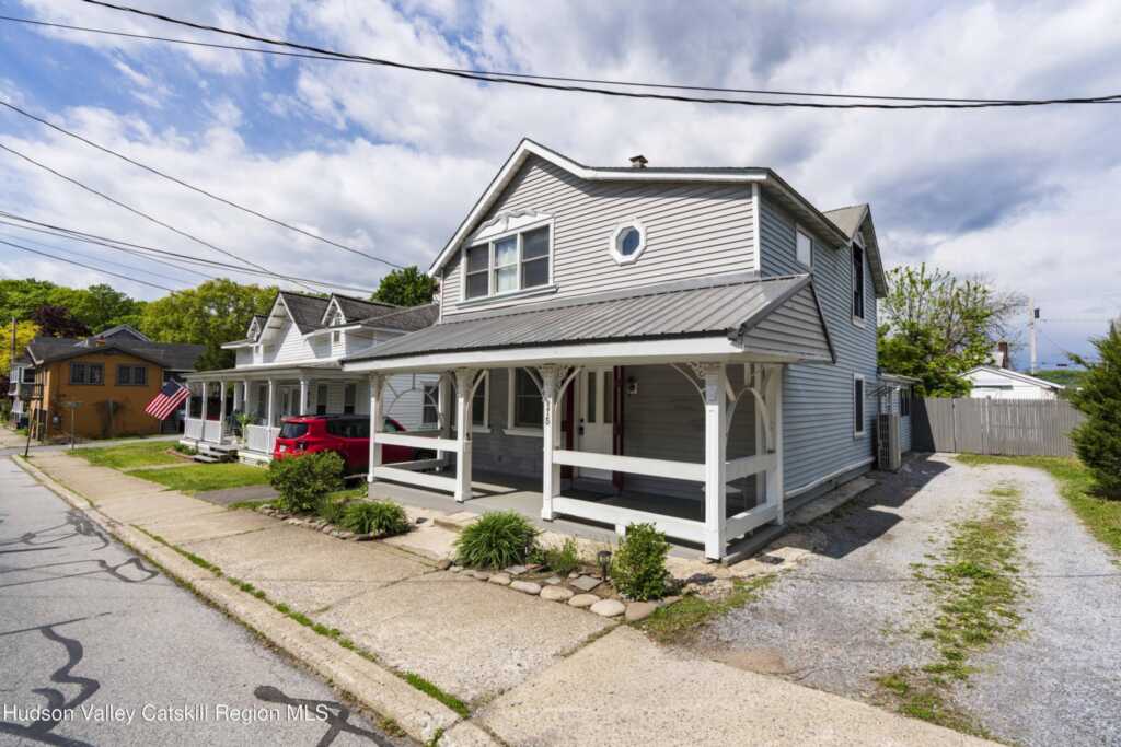 15 Charles Street, Rhinebeck, NY 12572 - Photo 4 of 44