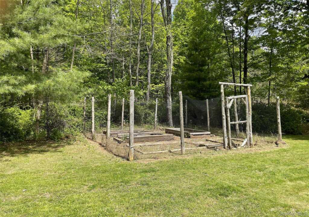 208 Tinker Street, Woodstock, NY 12498 - Photo 21 of 25