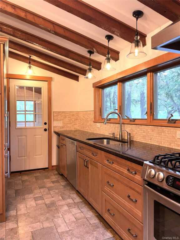208 Tinker Street, Woodstock, NY 12498 - Photo 4 of 25