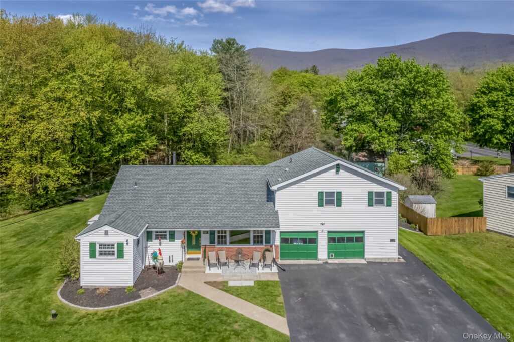 110 Cottontail Lane, Saugerties, NY 12498