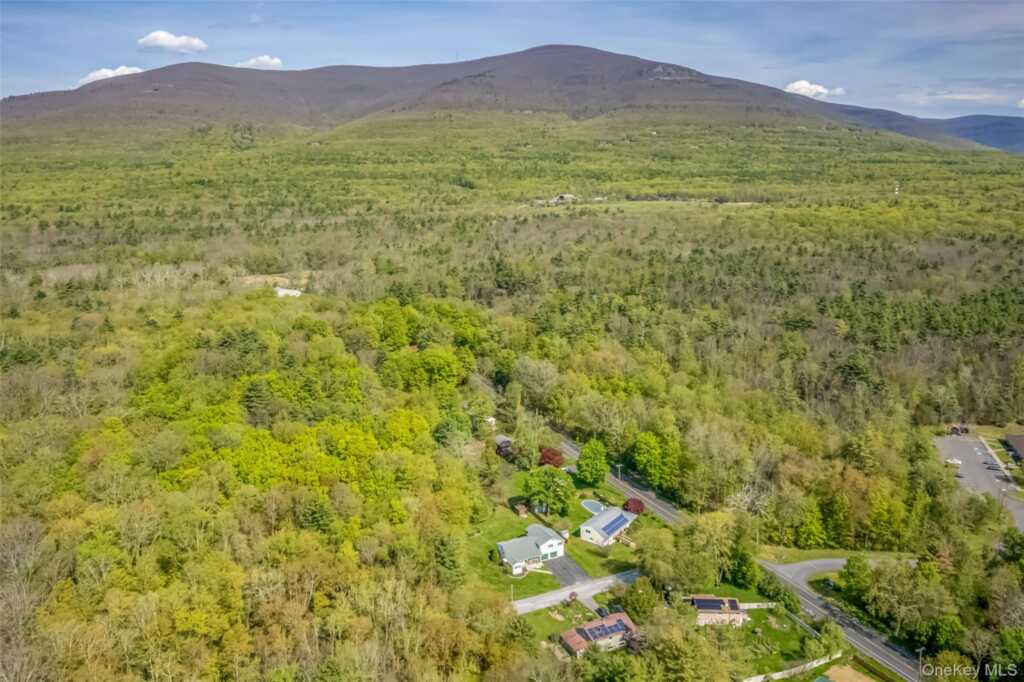 110 Cottontail Lane, Saugerties, NY 12498 - Photo 34 of 35