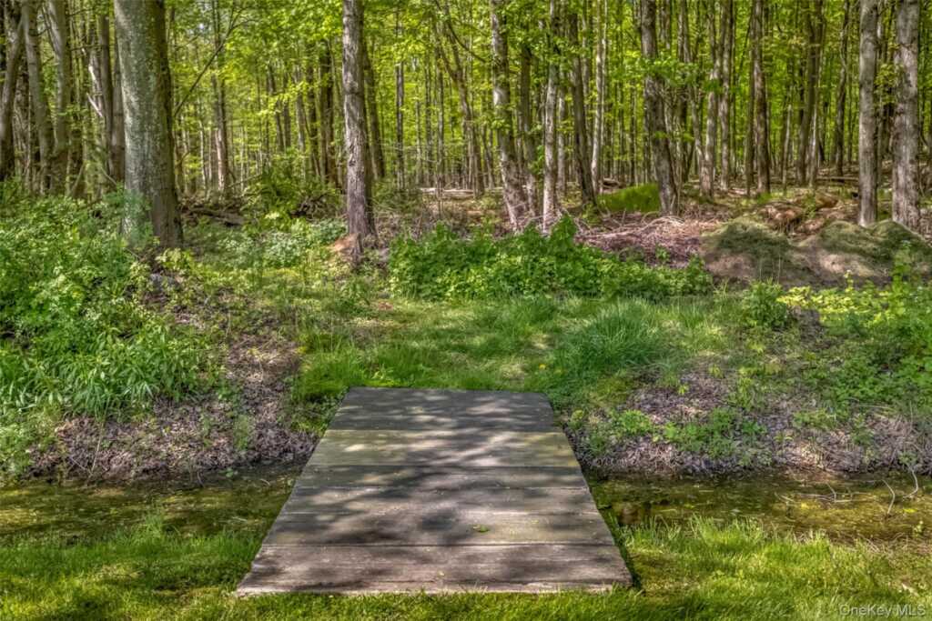 110 Cottontail Lane, Saugerties, NY 12498 - Photo 4 of 35
