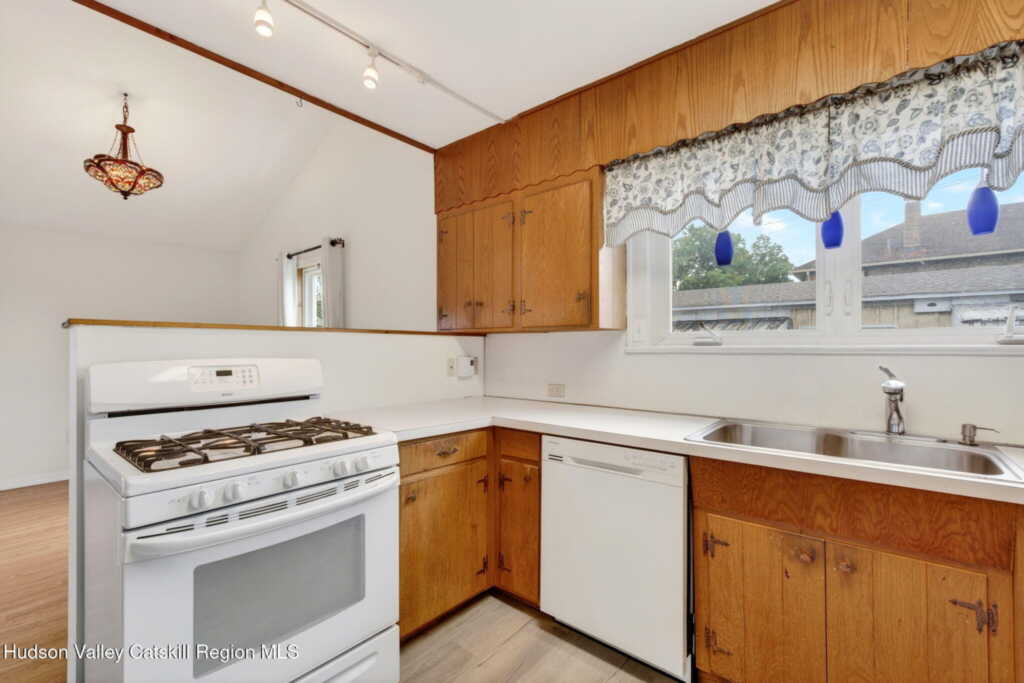 56 Esopus Avenue, Kingston, NY 12401 - Photo 21 of 50