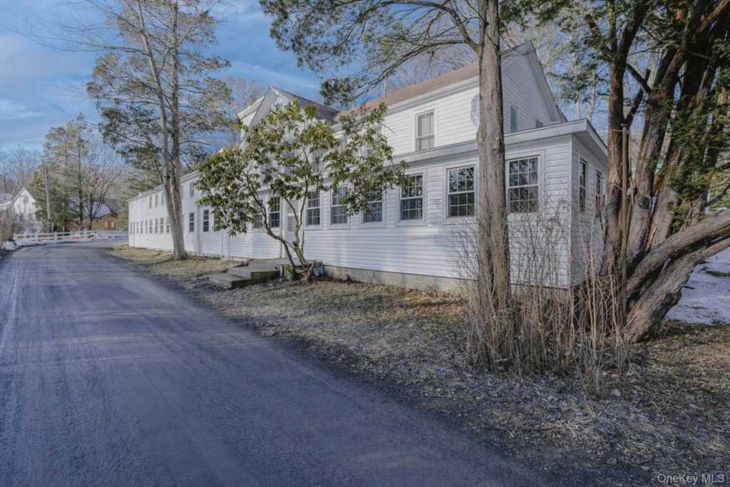 9 Solway Road, Saugerties, NY 12477 - Photo 7 of 44