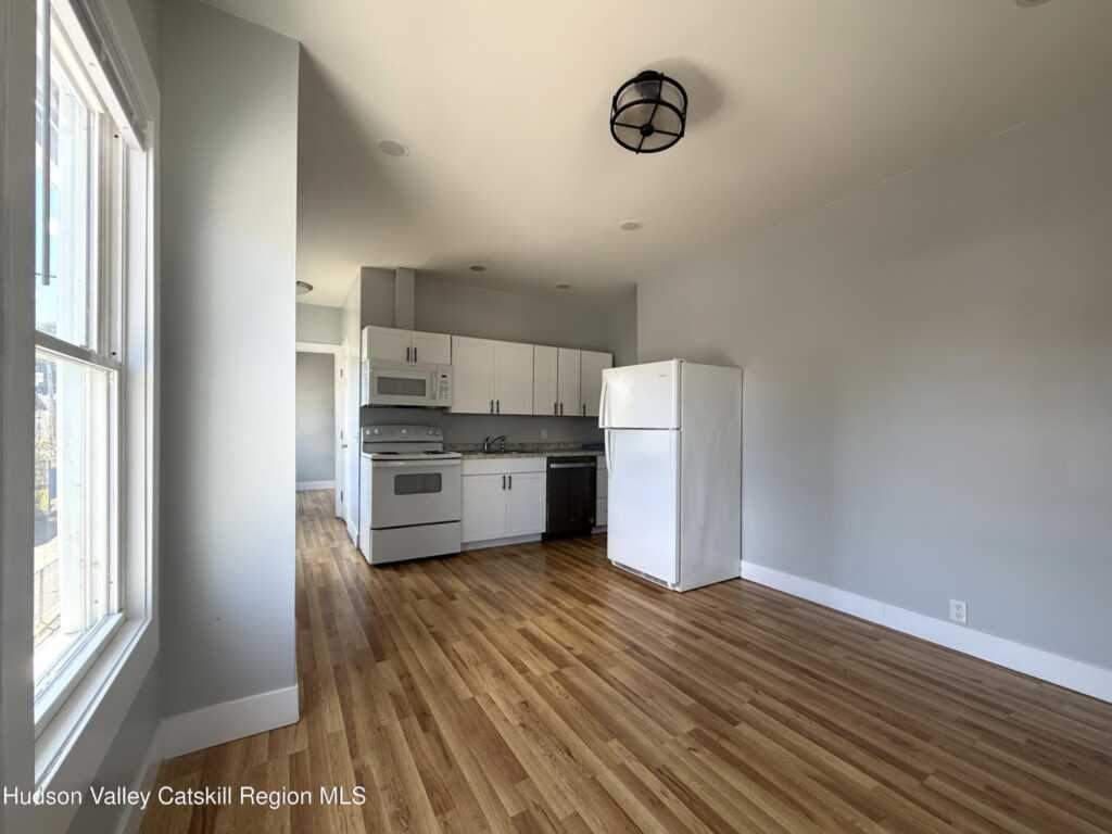 14 Livingston St, Unit #2, Saugerties, NY 12477 - Photo 4 of 8