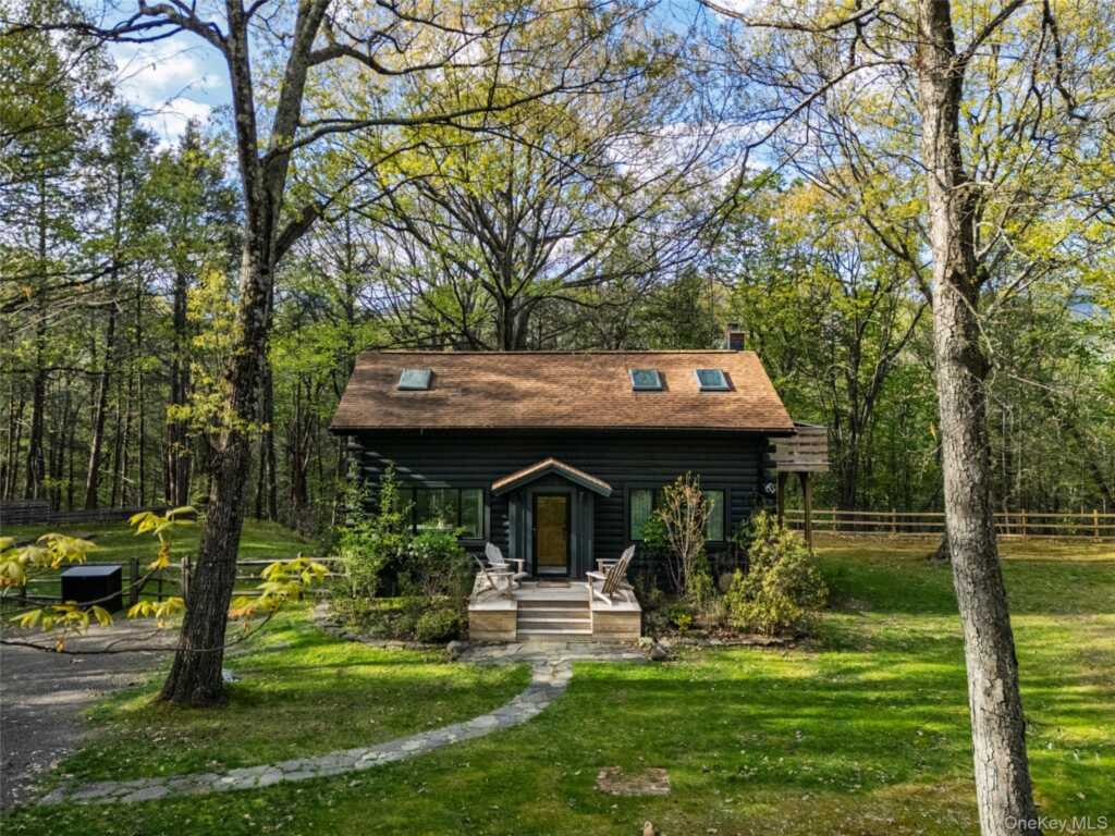 53 Blueberry Hill Road, Woodstock, NY 12409