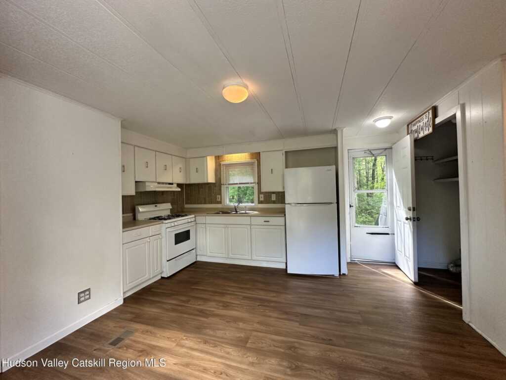 147 Nelson Hoff Road, Saugerties, NY 12477 - Photo 5 of 17
