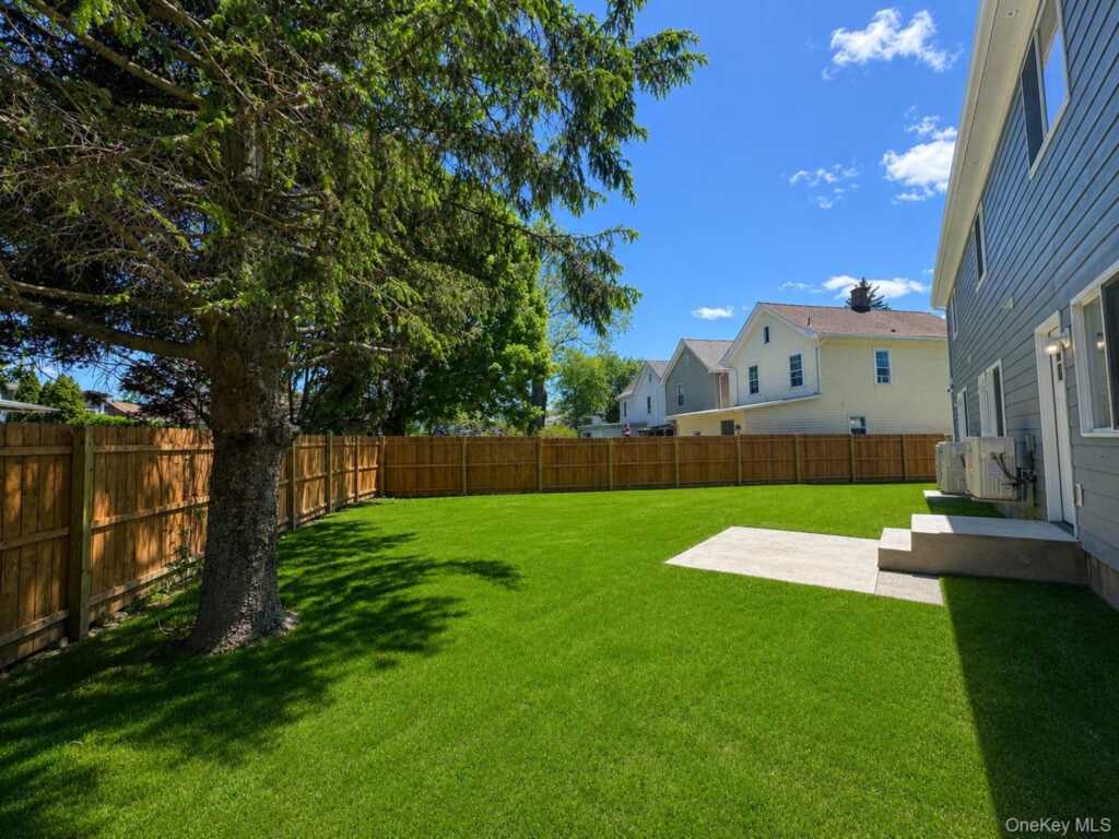 283 Delaware Avenue, Kingston, NY 12401 - Photo 3 of 38