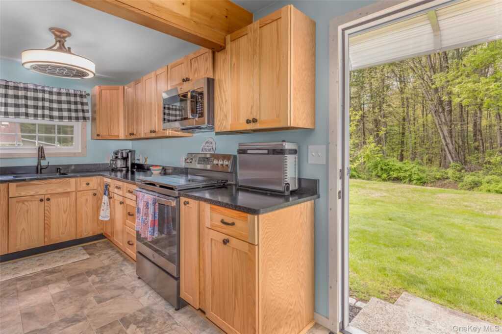 110 Cottontail Lane, Saugerties, NY 12498 - Photo 7 of 34
