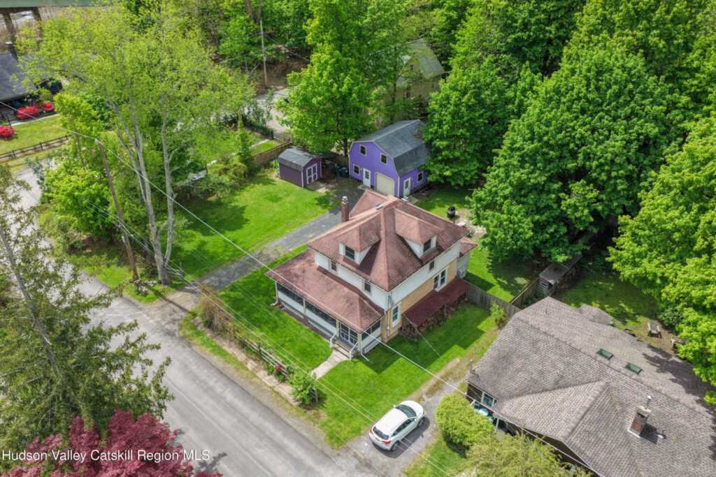 14 Jay Street, Phoenicia, NY 12464 - Photo 2 of 39