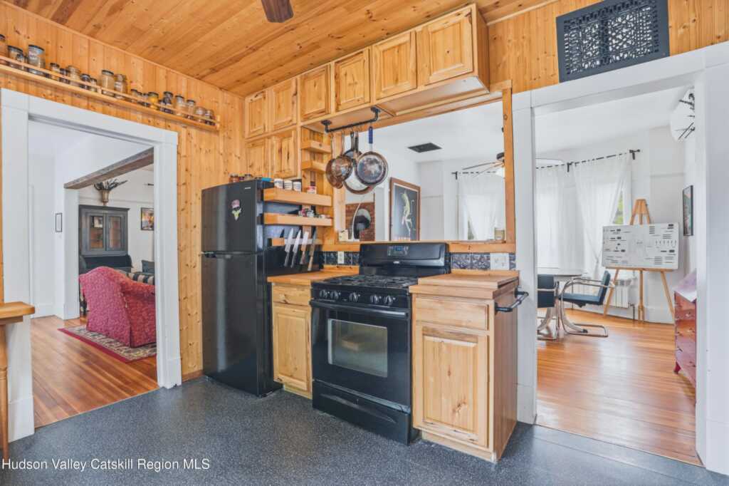 14 Jay Street, Phoenicia, NY 12464 - Photo 9 of 39