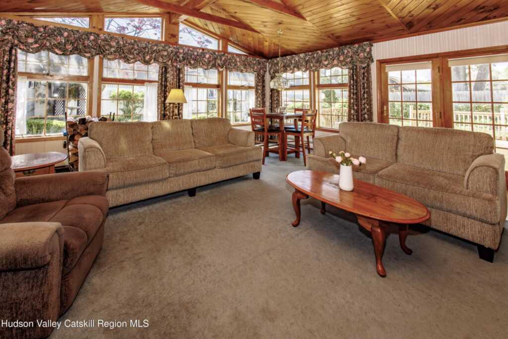 25 Meadowbrook Drive, Kingston, NY 12401 - Photo 11 of 40