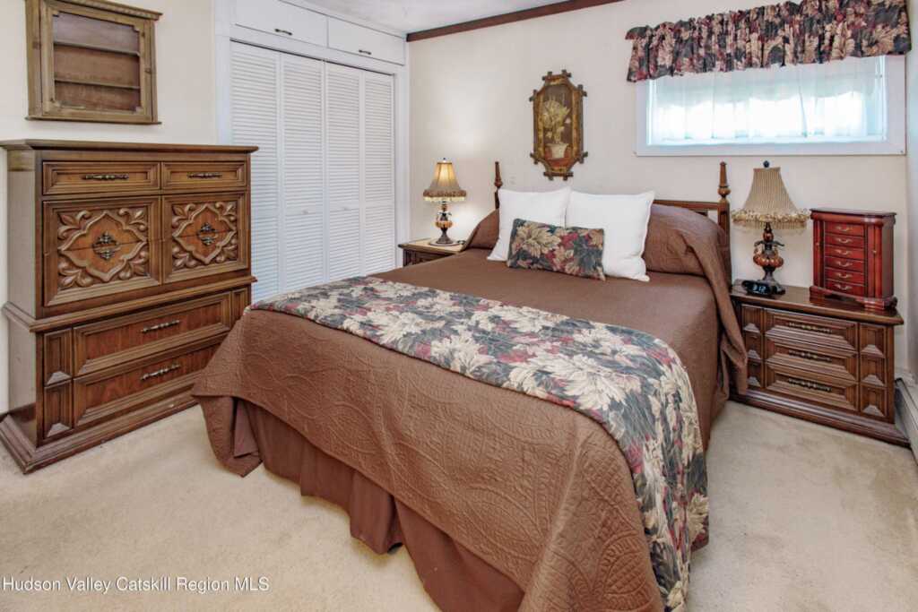 25 Meadowbrook Drive, Kingston, NY 12401 - Photo 23 of 40