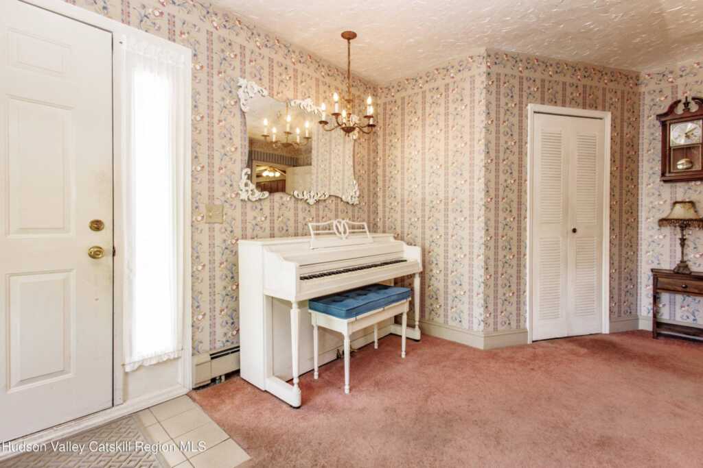 25 Meadowbrook Drive, Kingston, NY 12401 - Photo 6 of 40