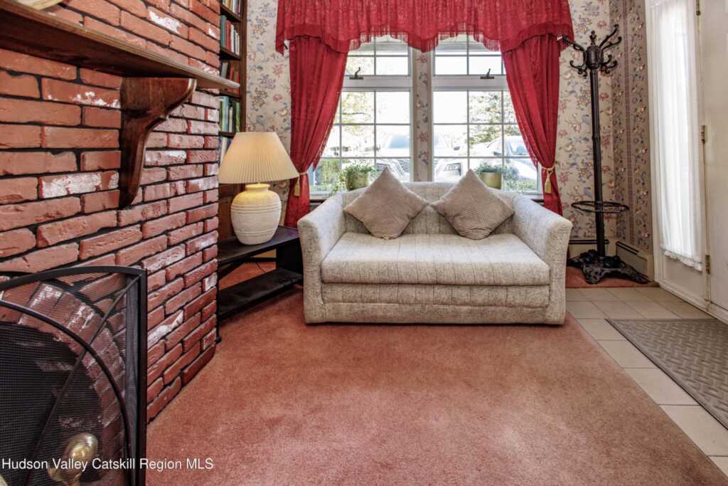 25 Meadowbrook Drive, Kingston, NY 12401 - Photo 7 of 40