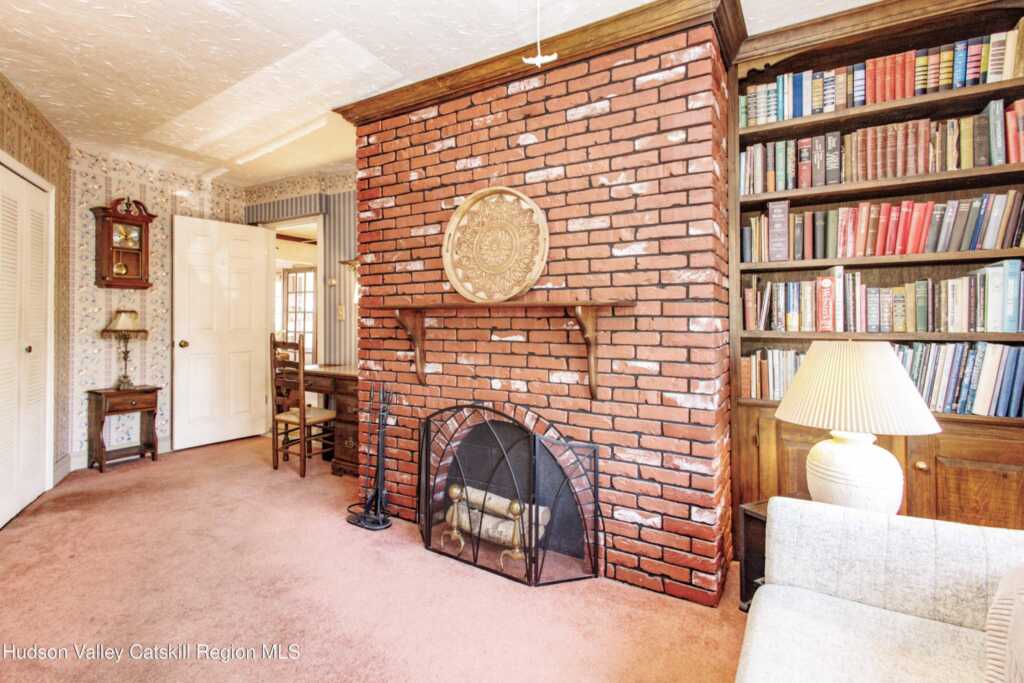 25 Meadowbrook Drive, Kingston, NY 12401 - Photo 8 of 40