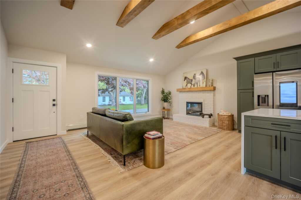 20 Manor Road, Rhinebeck, NY 12572 - Photo 2 of 30