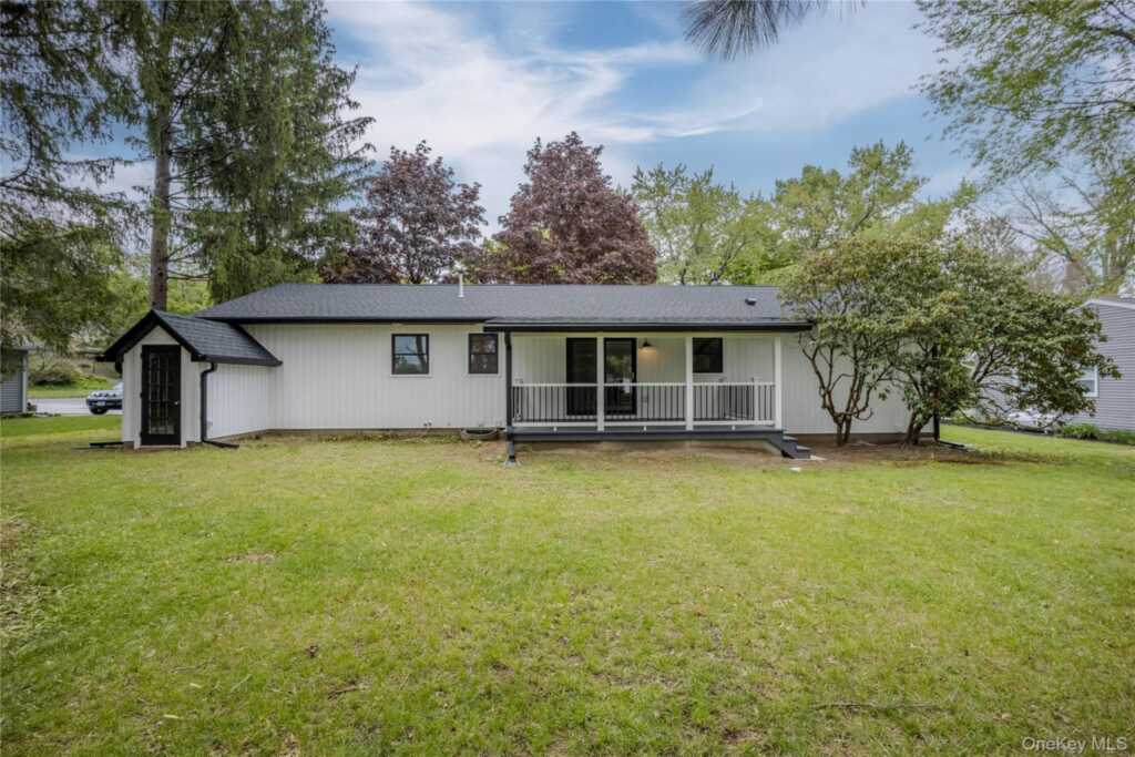 20 Manor Road, Rhinebeck, NY 12572 - Photo 27 of 30