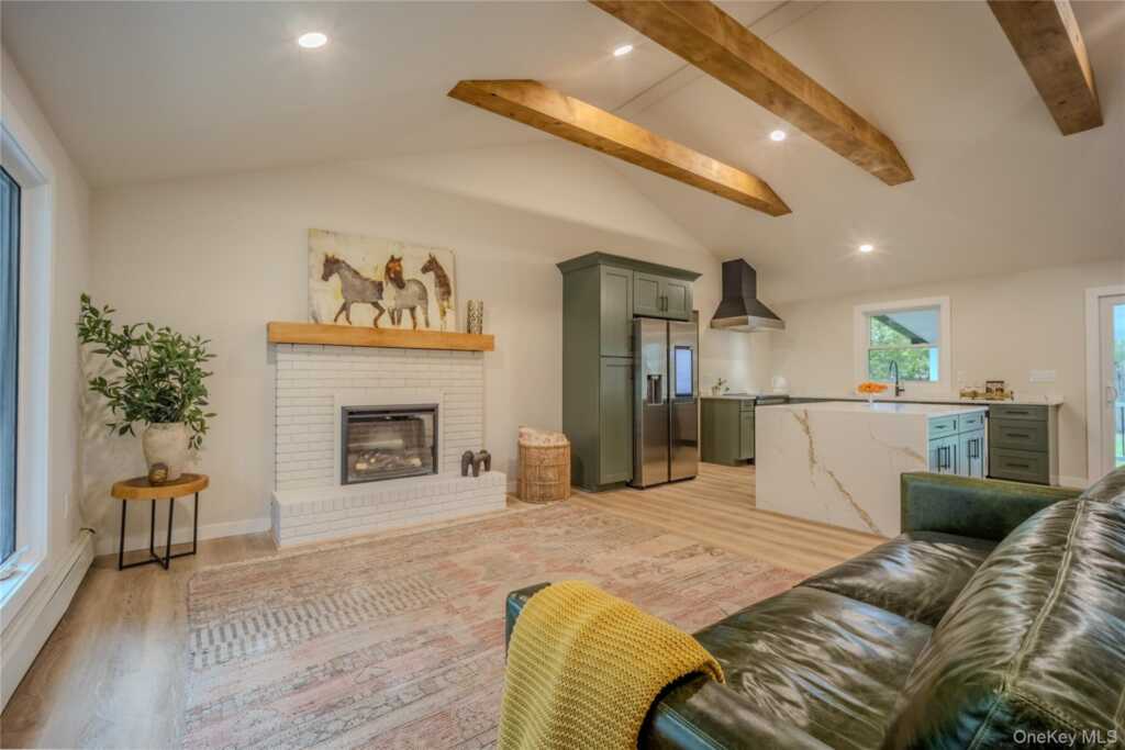 20 Manor Road, Rhinebeck, NY 12572 - Photo 3 of 30