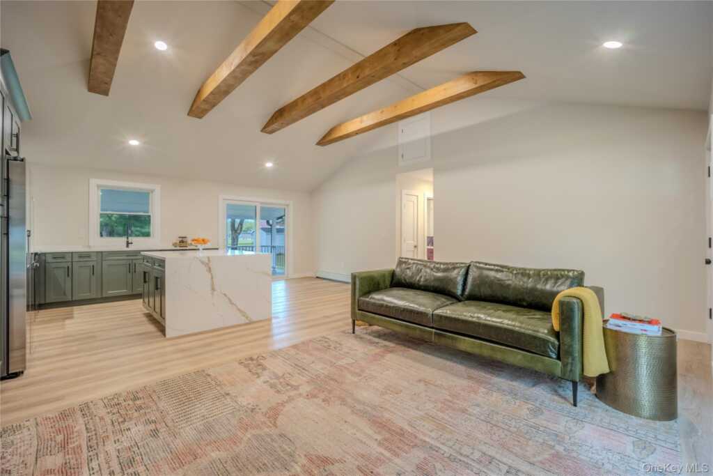 20 Manor Road, Rhinebeck, NY 12572 - Photo 4 of 30