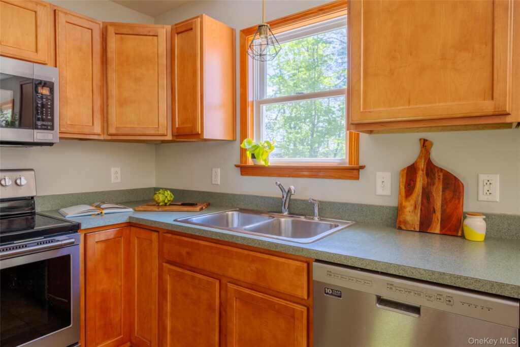 1380 Lucas Avenue Extension, Rosendale, NY 12419 - Photo 11 of 35