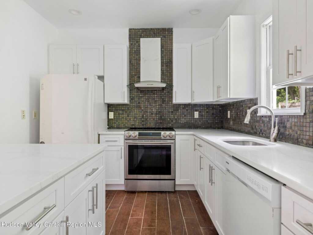 61 Hudson Street, Kingston, NY 12401 - Photo 13 of 38