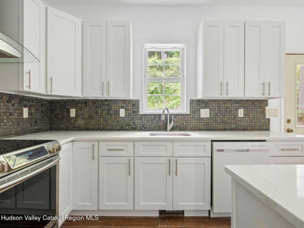 61 Hudson Street, Kingston, NY 12401 - Photo 15 of 38
