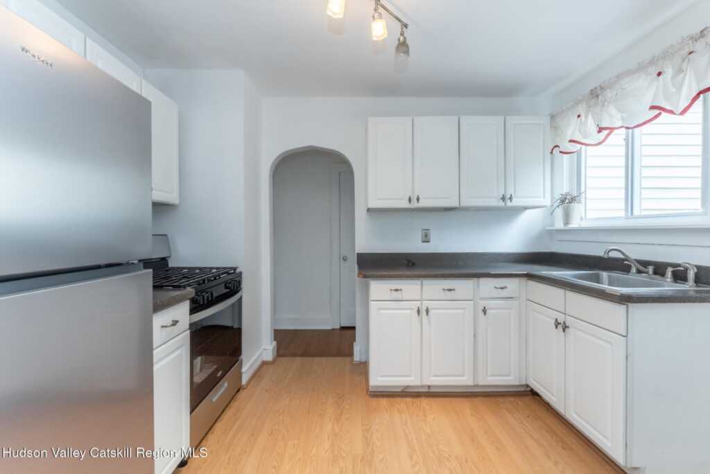 36 Hayes Street, Kingston, NY 12401 - Photo 13 of 31