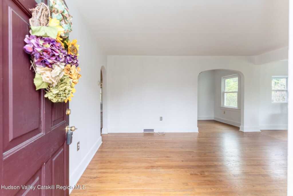 36 Hayes Street, Kingston, NY 12401 - Photo 3 of 31
