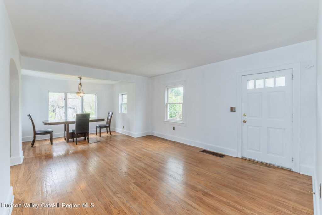 36 Hayes Street, Kingston, NY 12401 - Photo 4 of 31