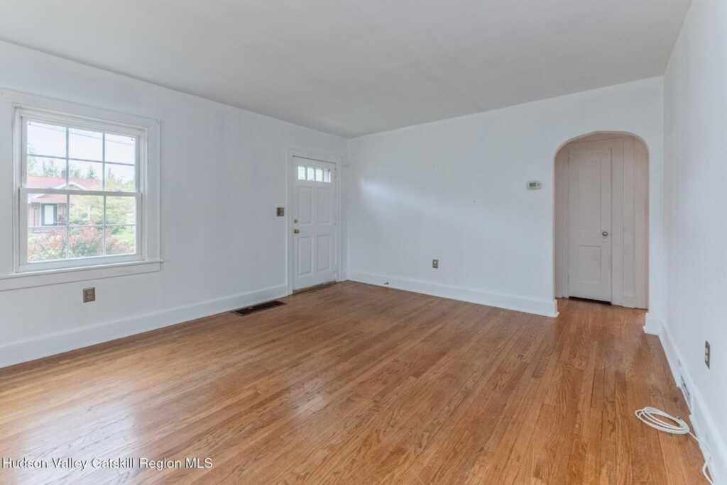 36 Hayes Street, Kingston, NY 12401 - Photo 5 of 31