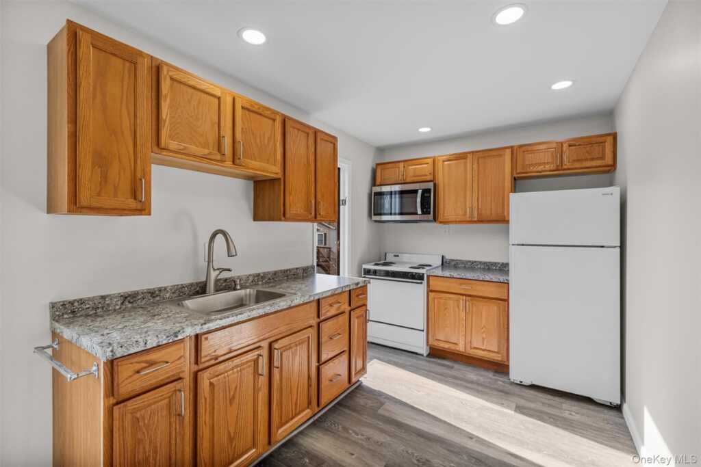 1-18 Willow Way, Unit #7, Rhinebeck, NY 12572 - Photo 17 of 19