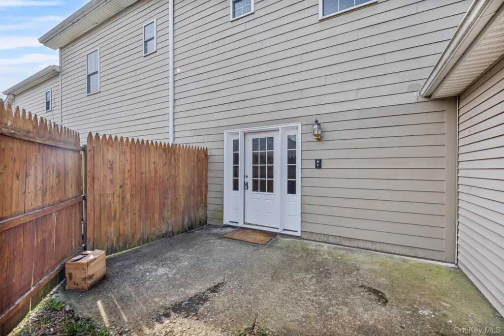 1-18 Willow Way, Unit #7, Rhinebeck, NY 12572 - Photo 2 of 19