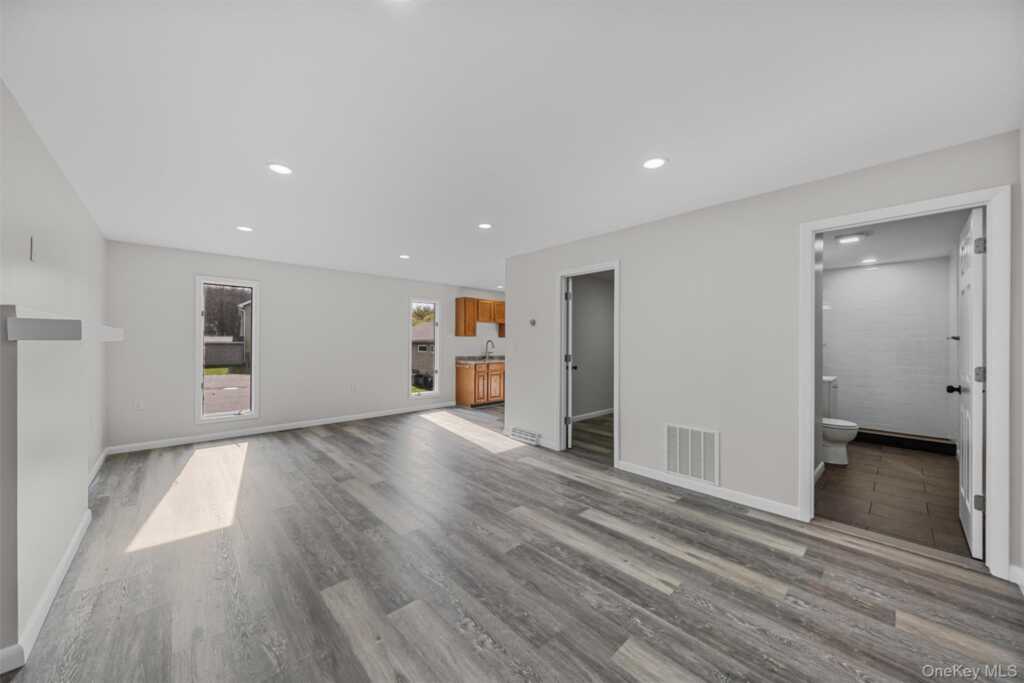 1-18 Willow Way, Unit #7, Rhinebeck, NY 12572 - Photo 5 of 19