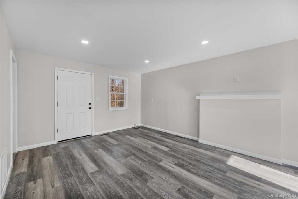 1-18 Willow Way, Unit #7, Rhinebeck, NY 12572 - Photo 7 of 19
