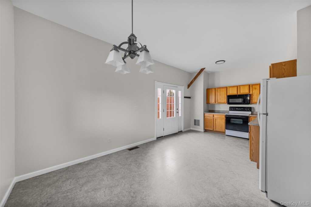 1-18 Willow Way, Unit #5, Rhinebeck, NY 12572 - Photo 16 of 24