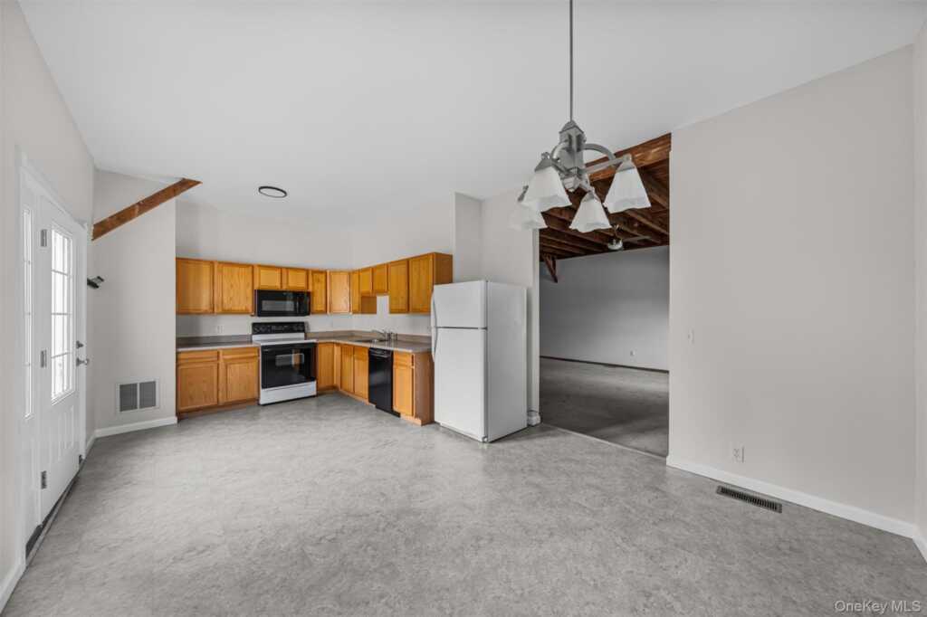 1-18 Willow Way, Unit #5, Rhinebeck, NY 12572 - Photo 17 of 24