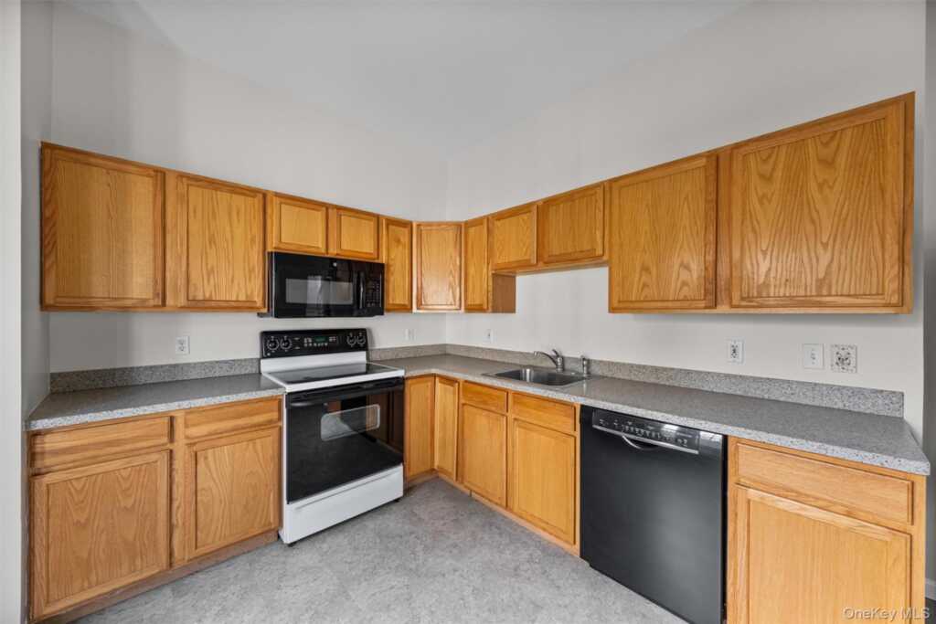 1-18 Willow Way, Unit #5, Rhinebeck, NY 12572 - Photo 19 of 24