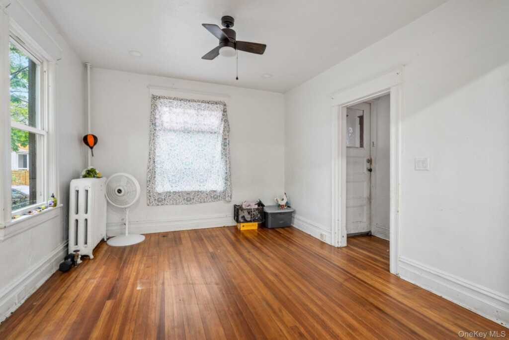 212 Ten Broeck Avenue, Kingston, NY 12401 - Photo 7 of 34