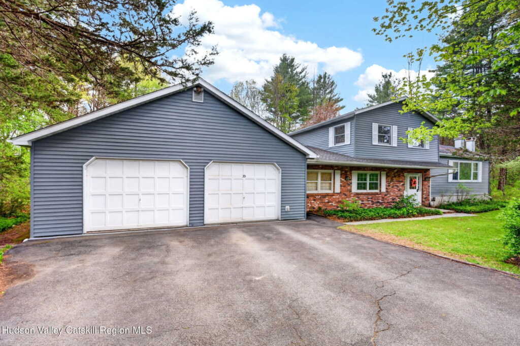 35 Cedar Ridge Road, Stone Ridge, NY 12484 - Photo 2 of 46