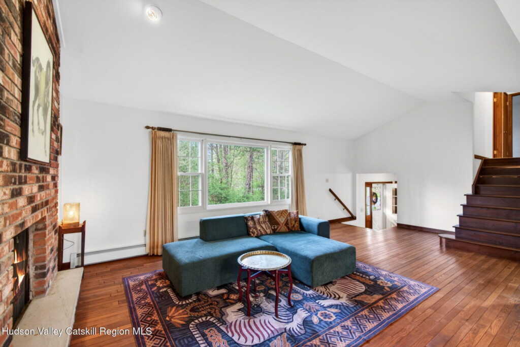 35 Cedar Ridge Road, Stone Ridge, NY 12484 - Photo 5 of 46