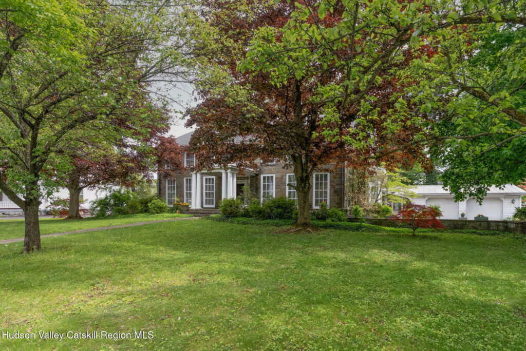 322 Albany Avenue, Kingston, NY 12401 - Photo 3 of 39
