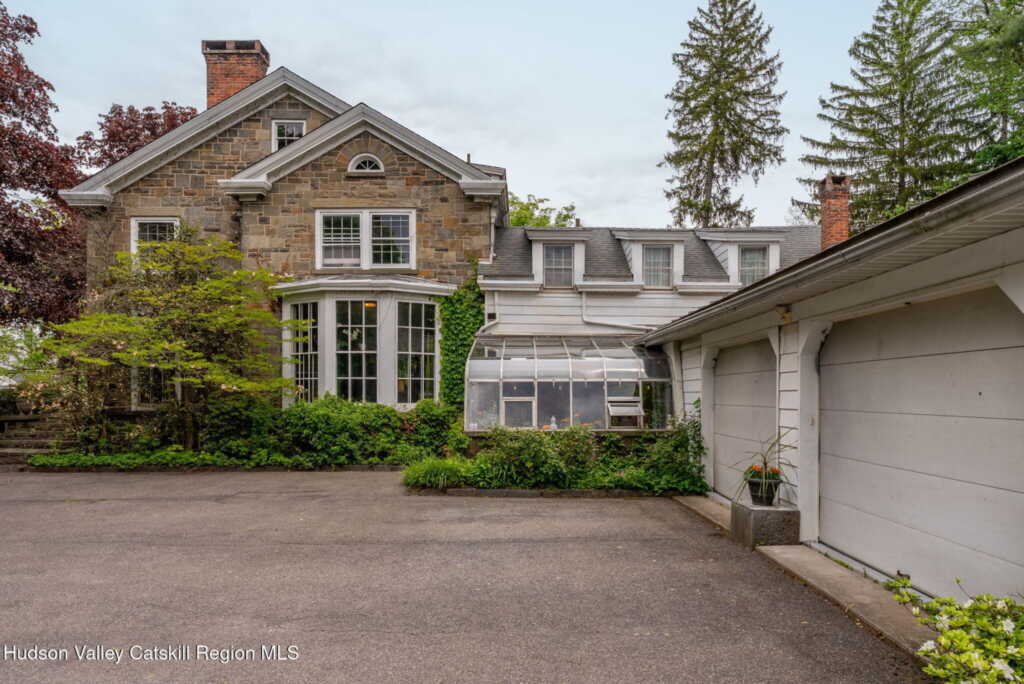 322 Albany Avenue, Kingston, NY 12401 - Photo 35 of 39