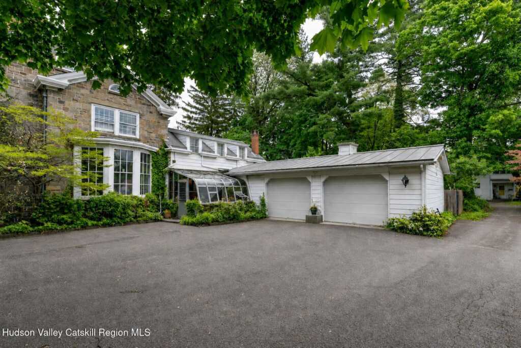 322 Albany Avenue, Kingston, NY 12401 - Photo 36 of 39