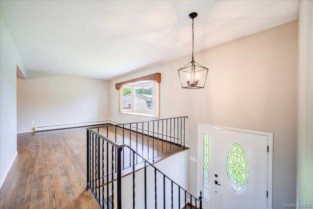 2 Blue Hills Court, Saugerties, NY 12477 - Photo 3 of 38