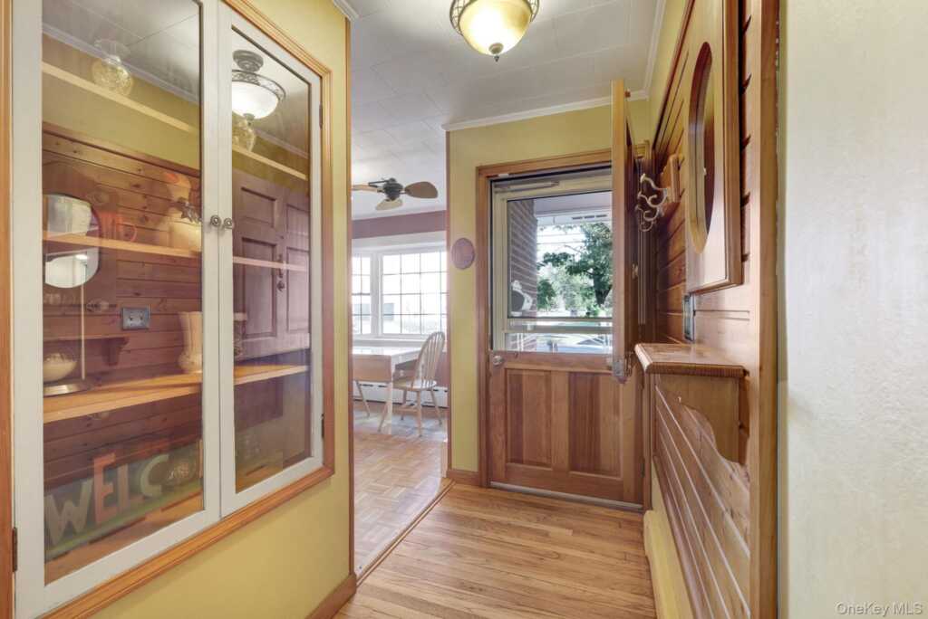 36 Finger Street, Saugerties, NY 12477 - Photo 10 of 22